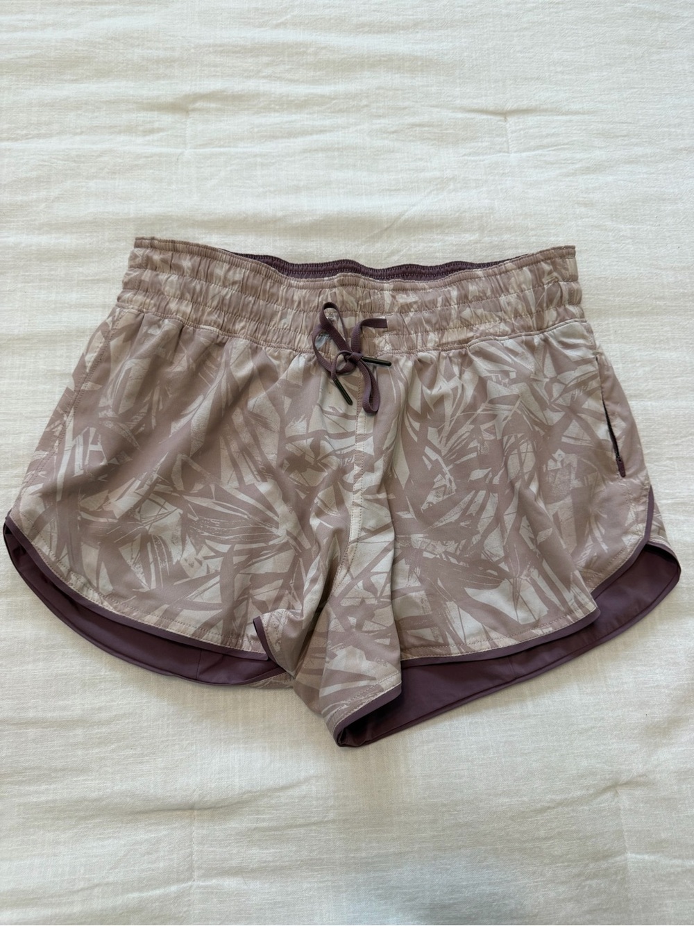 Reversible Lululemon Athletic Shorts in Mauve and Dusty Rose
